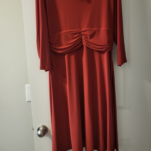 NWT Nine West Ruffled Dark Russet Ruched Dress - Picture 6 of 9